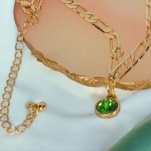 Gold Choker Figaro Chain Necklace with Green Gem Pendant Modern Retro Glam Luxe